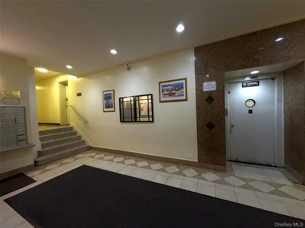 88-30 182nd ST #3G, Hollis, NY 11423