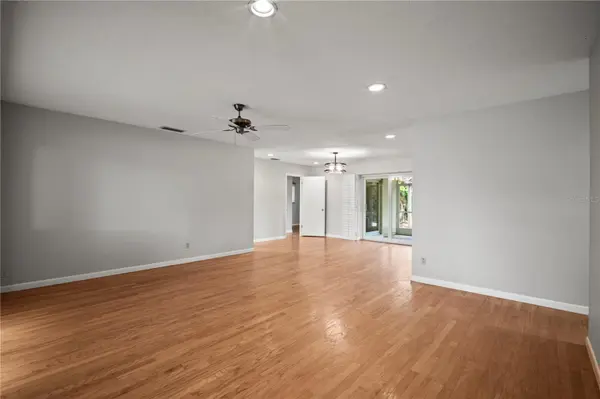 6512 BOWLINE DR, Sarasota, FL 34231