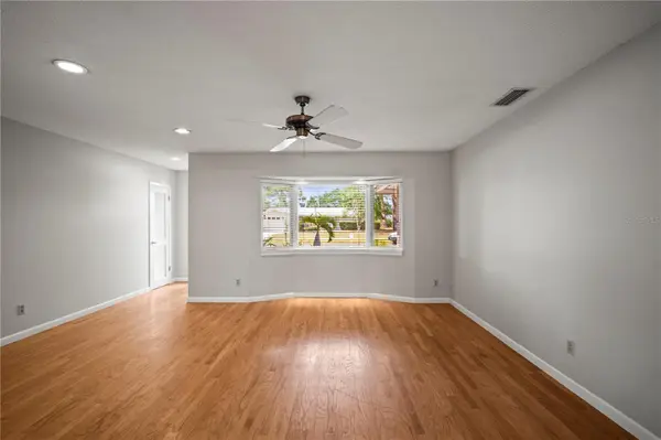 6512 BOWLINE DR, Sarasota, FL 34231