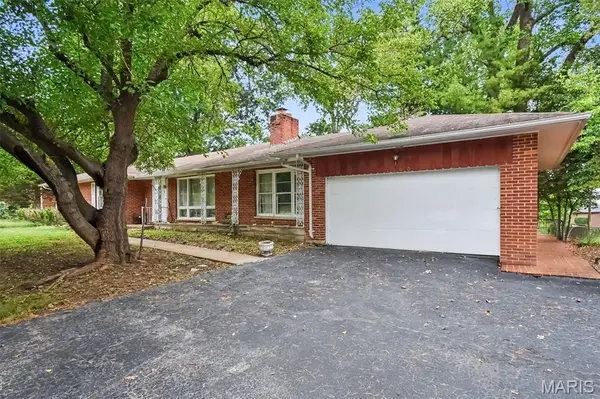 1400 Bopp RD, Des Peres, MO 63131