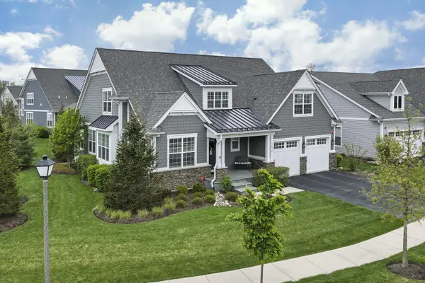 1215 Woodview LN, Northbrook, IL 60062