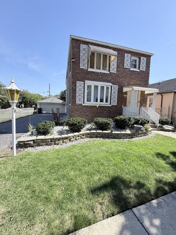 13727 S Homan AVE #2, Robbins, IL 60472