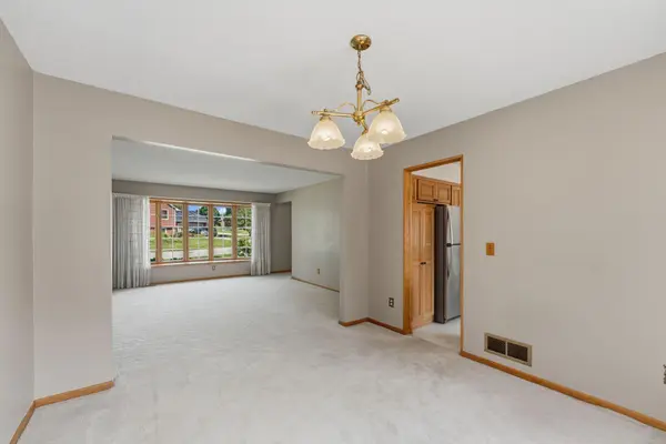 8020 Hidden CT, Chanhassen, MN 55317