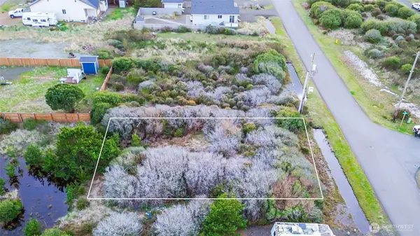 413 N Portal LOOP SW, Ocean Shores, WA 98569