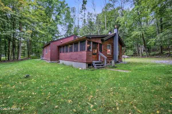 30 Beaver Pond RD, Lake Ariel, PA 18436