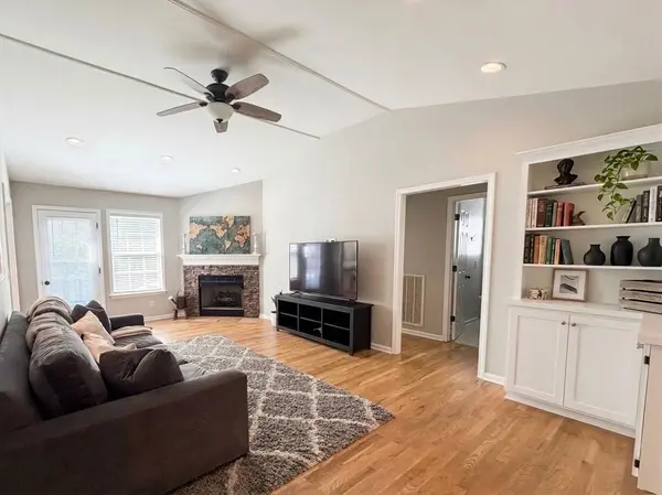 2109 Geneva DR, Thompsons Station, TN 37179