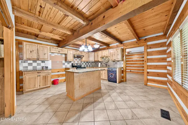106 W Crawford Avenue, Monterey, TN 38574