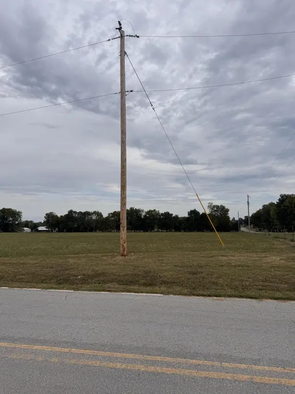 000 N Farm Road 177 #3, Springfield, MO 65803