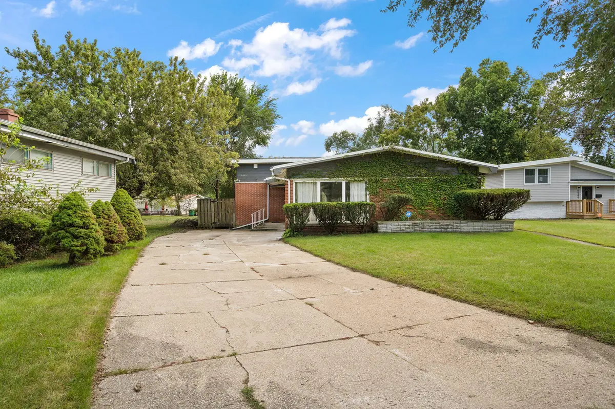 7001 Ash PL, Gary, IN 46403