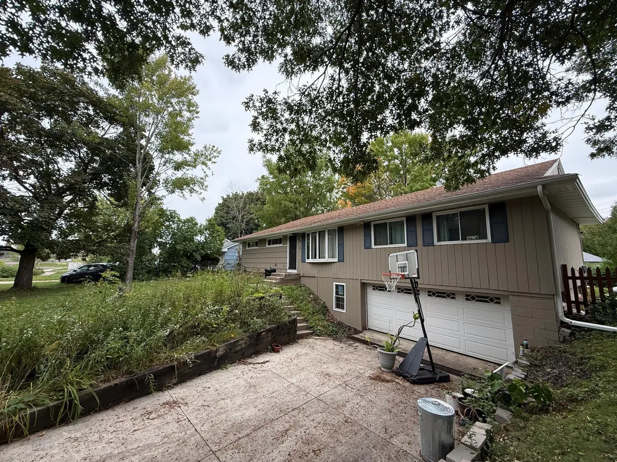 814 Meyer ST N, Maplewood, MN 55119