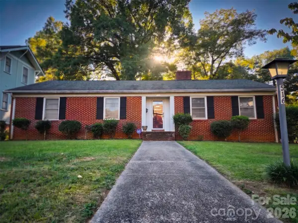 516 S Mulberry ST, Statesville, NC 28677