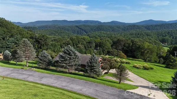 93 Orchard HL, Saluda, NC 28773