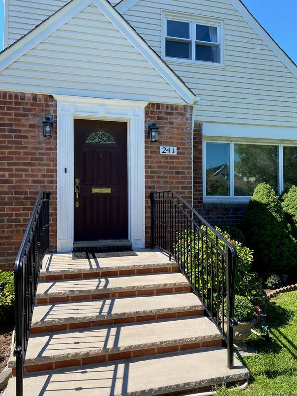 241 Whitehall RD, Garden City, NY 11530