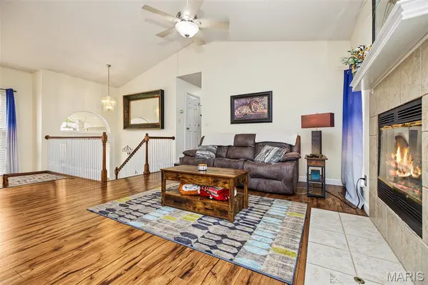 6 Club CT, High Ridge, MO 63049
