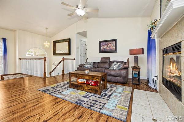6 Club CT, High Ridge, MO 63049