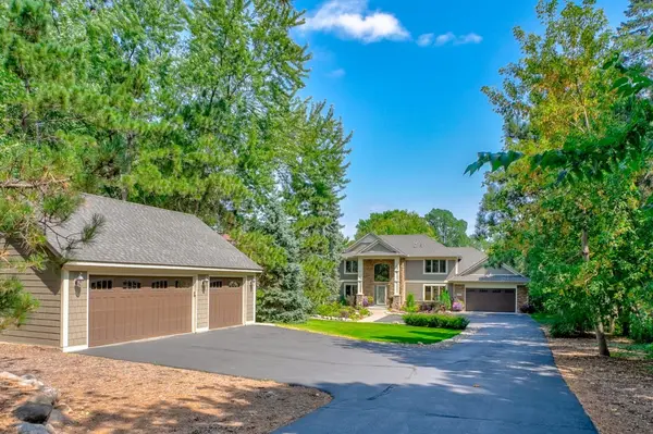 5256 Oxford ST N, Shoreview, MN 55126
