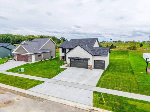 622 7th Ave NE, Byron, MN 55920