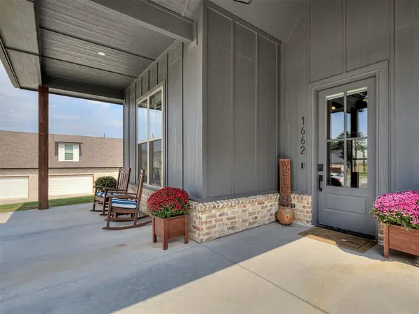 1662 Shaylee LN, Choctaw, OK 73020