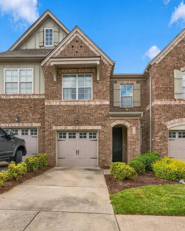 1990 Newark Ln, Thompsons Station, TN 37179