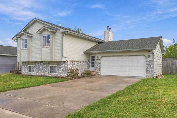 7409 E Brookview Cir, Wichita, KS 67226
