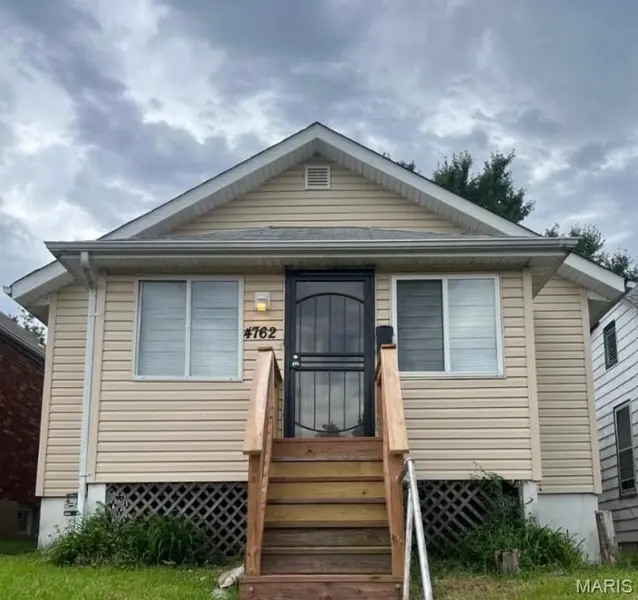 4762 Beacon AVE, St Louis, MO 63120