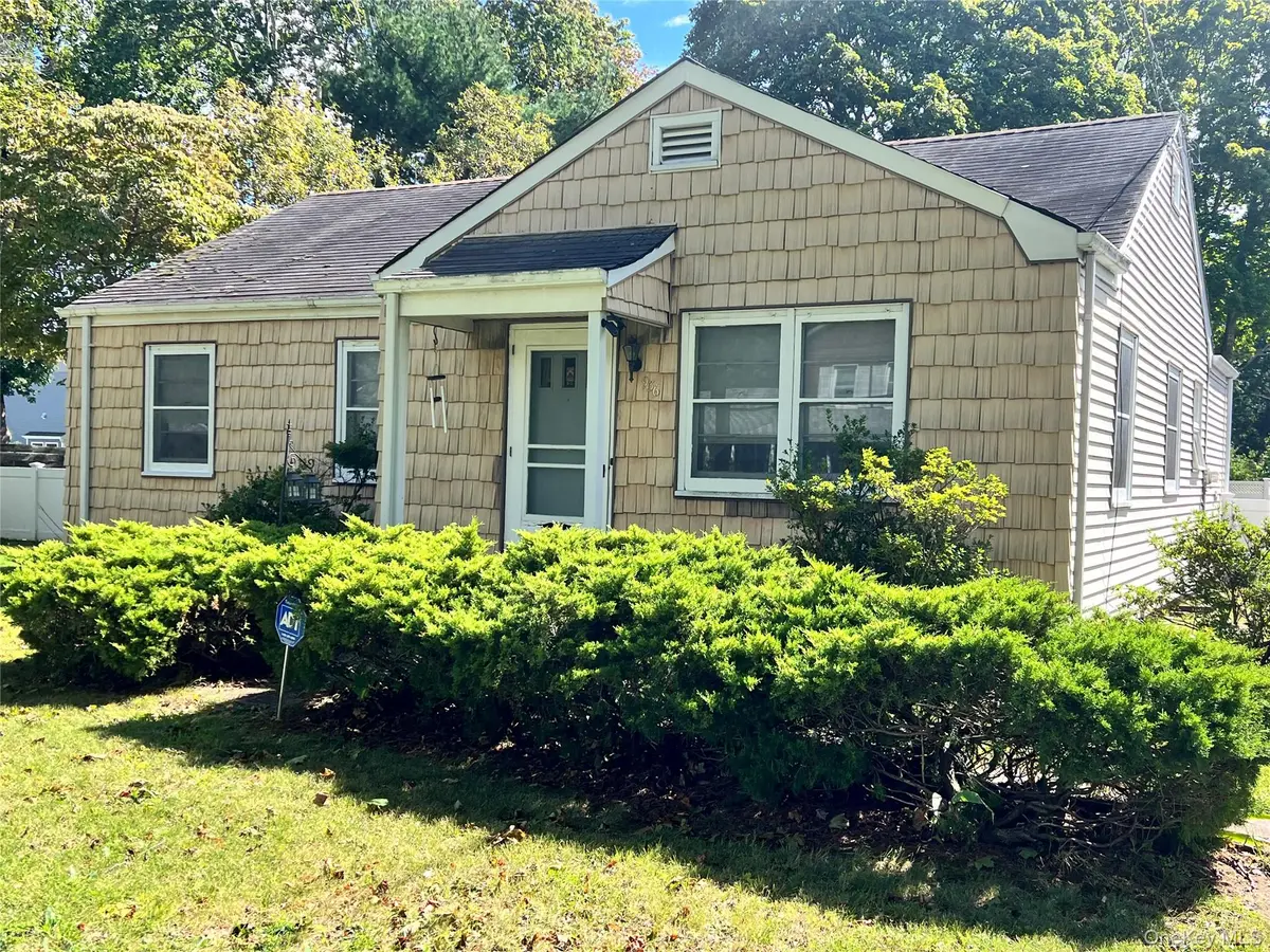 936 Union ST, Bohemia, NY 11716