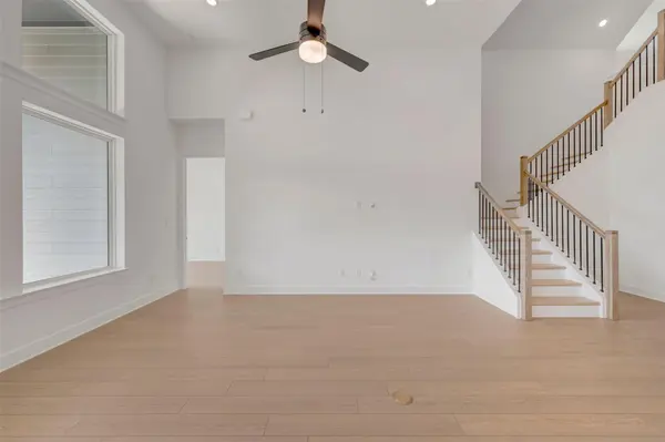 684 Iron Willow LOOP, Dripping Springs, TX 78620