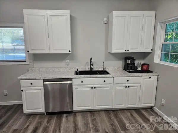 669 Old Lowgap RD, Mount Airy, NC 27030