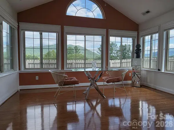 58 Outlook CIR, Swannanoa, NC 28778