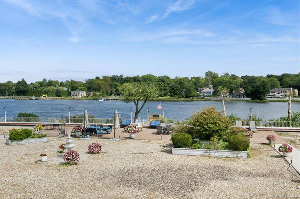 320 East Shore Road #30B, Great Neck, NY 11023