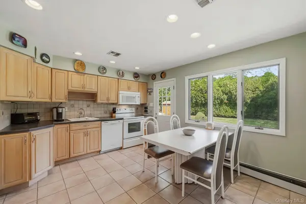 4 Letts CIR, Monroe, NY 10950