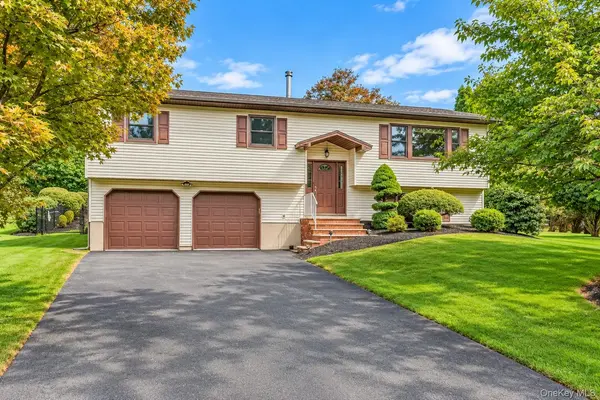 4 Letts CIR, Monroe, NY 10950