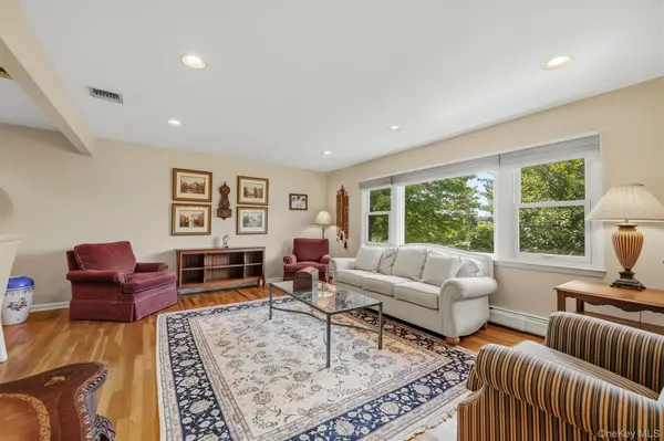 4 Letts CIR, Monroe, NY 10950