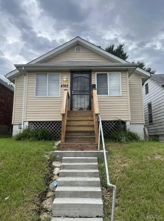 4762 Beacon AVE, St Louis, MO 63120