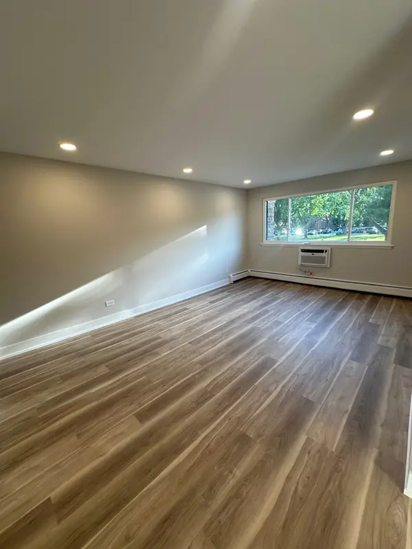 5306 N Cumberland AVE #212, Chicago, IL 60656