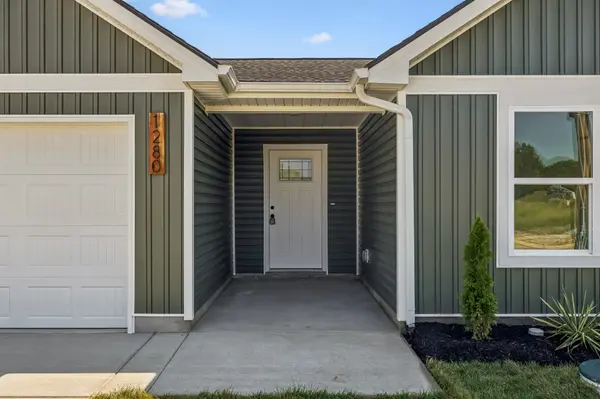1280 Heflin St #E, Cedar Hill, TN 37032