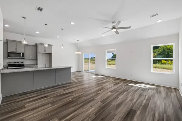 1290 Heflin St #E, Cedar Hill, TN 37032