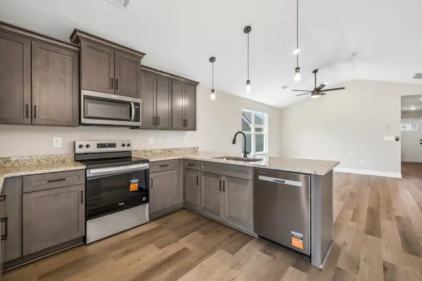 1270 Heflin St #E, Cedar Hill, TN 37032