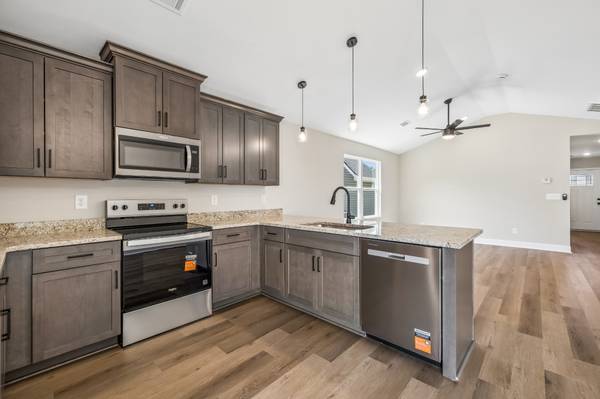 1270 Heflin St #E, Cedar Hill, TN 37032