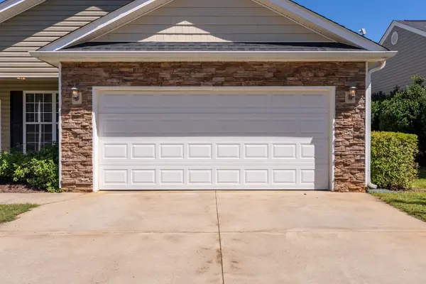 9 Tack LN, Greer, SC 29650