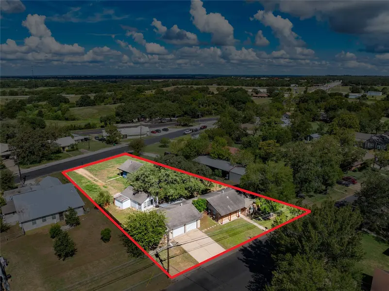 1070 N Franklin ST, La Grange, TX 78945
