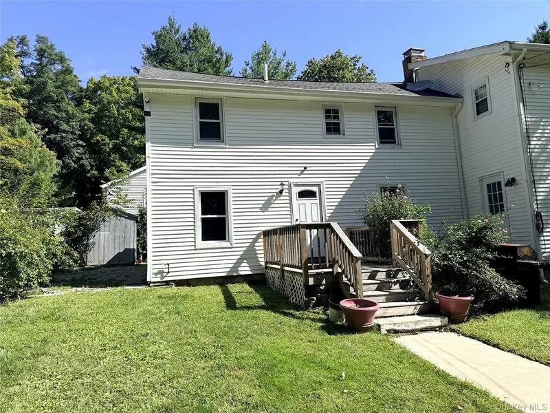 27 Gatto DR, Mount Kisco, NY 10549