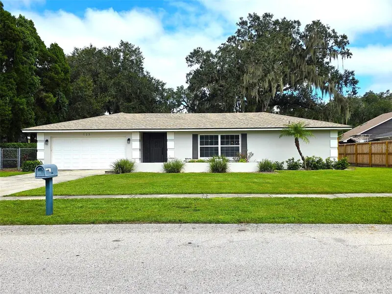 123 ELM SQ S, Lakeland, FL 33813