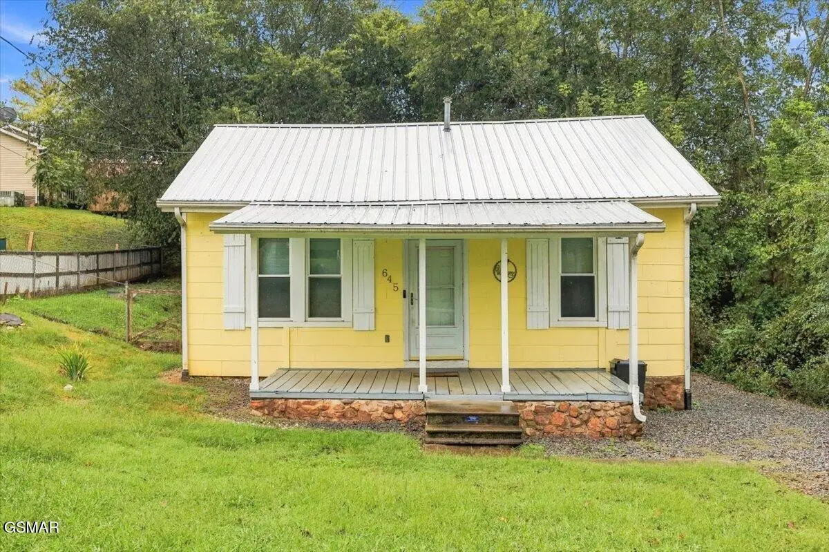 645 8th Street, Newport, TN 37821