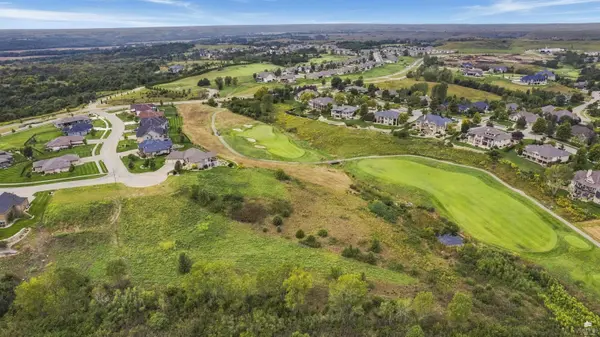 2216 Mackintosh Ct., Manhattan, KS 66503