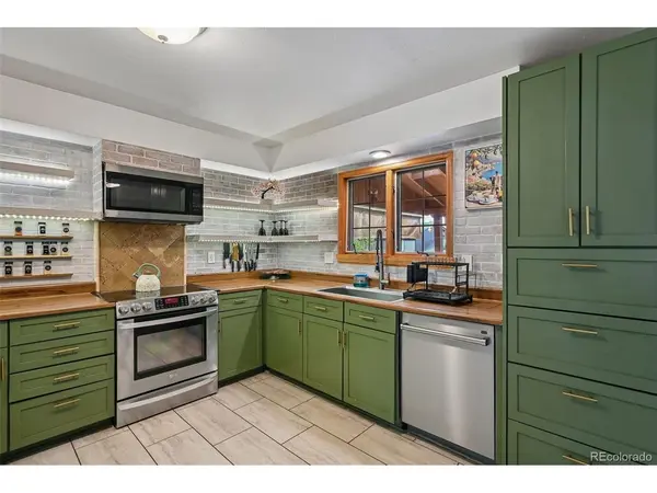1149 S Kittredge, Aurora, CO 80017