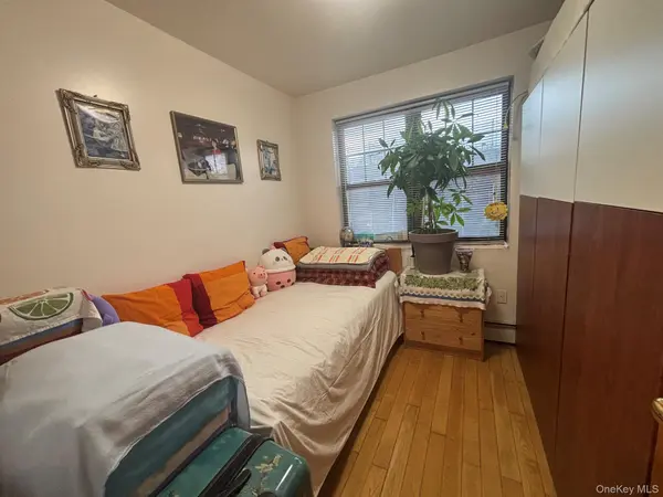 144-77 Barclay Ave #4B, Flushing, NY 11355