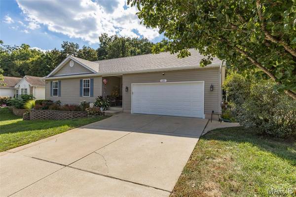 4285 NW Point DR, House Springs, MO 63051
