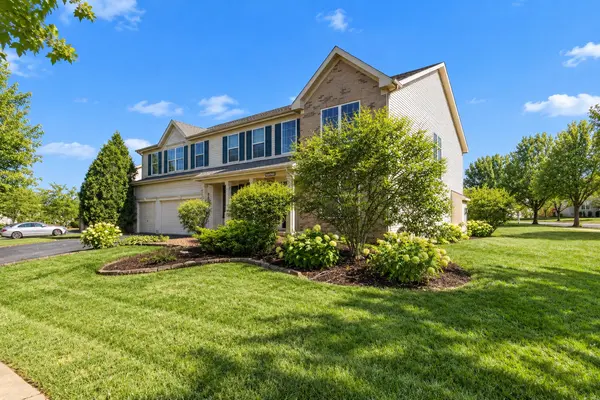 829 Lindsey LN, Bolingbrook, IL 60440