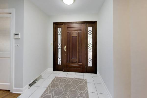 1117 Summit Hills LN, Naperville, IL 60563